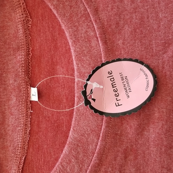 NWOT Women's Mama Bear Loose Round Neck Long Sleeve T-shirt Brick Red Size L - Picture 3 of 7